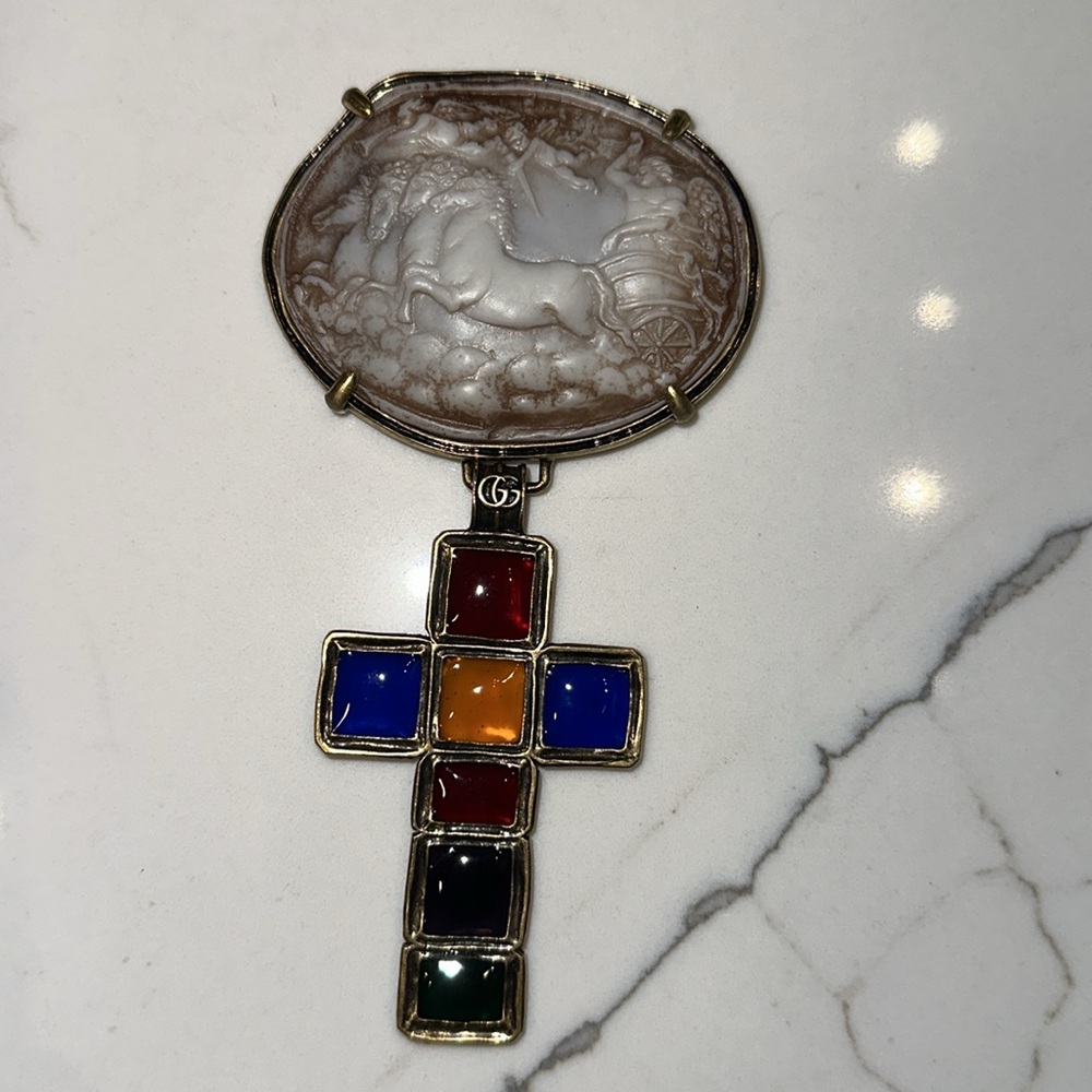 Gucci Cameo Cross Brooch